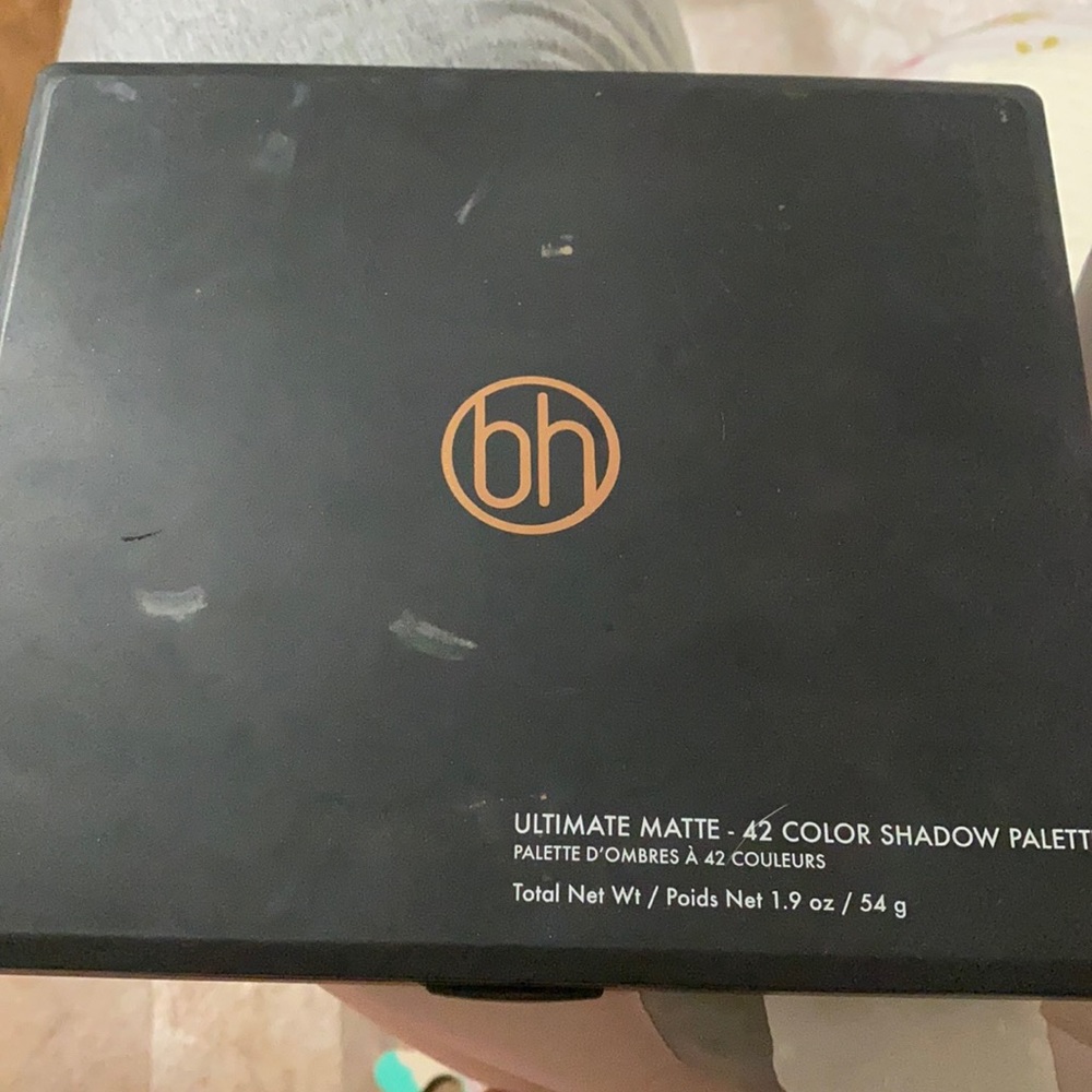 BH cosmetics ultimate matte palette